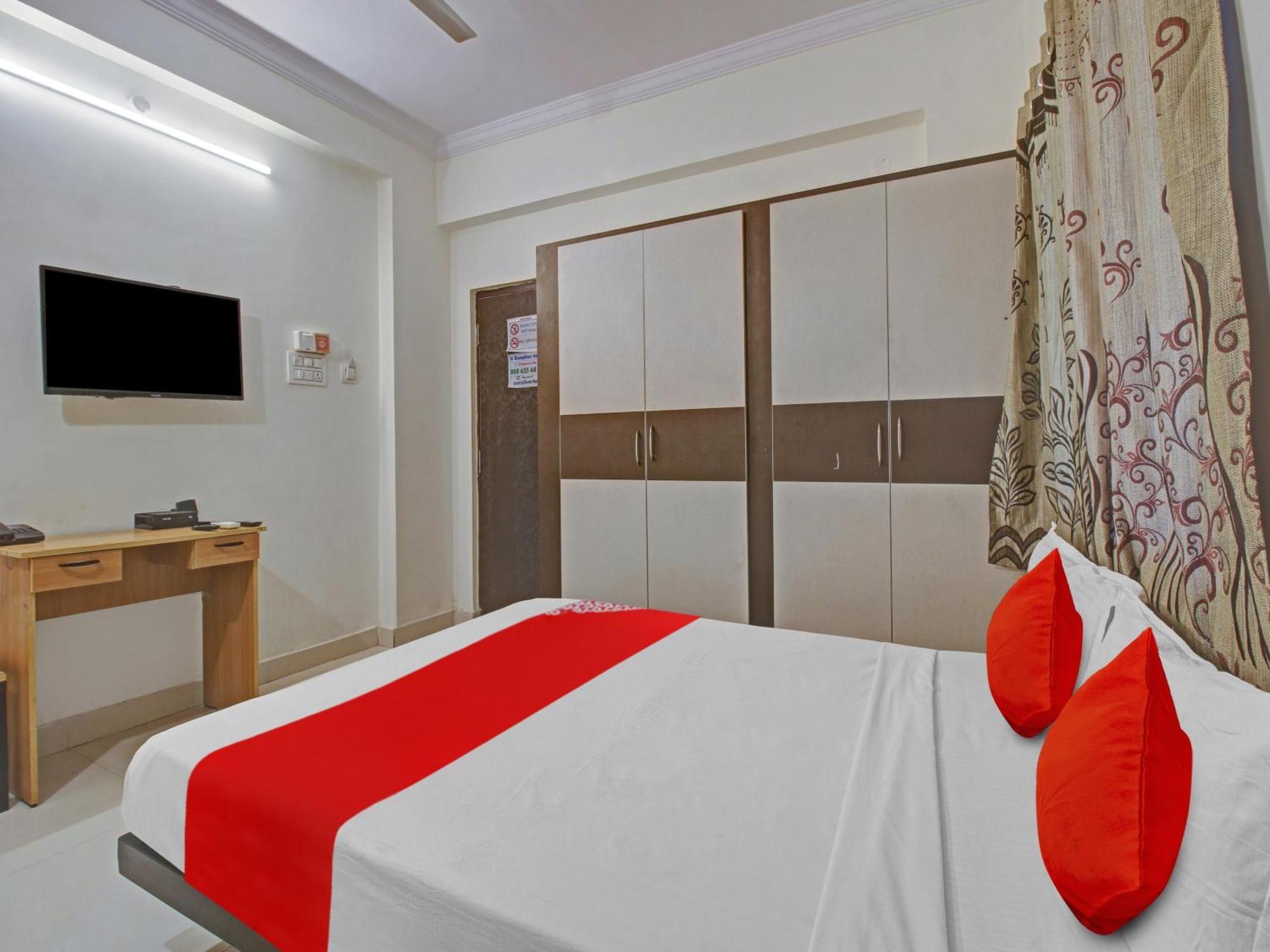 Hotel O Svr Silver Key Lingampalli Екстериор снимка