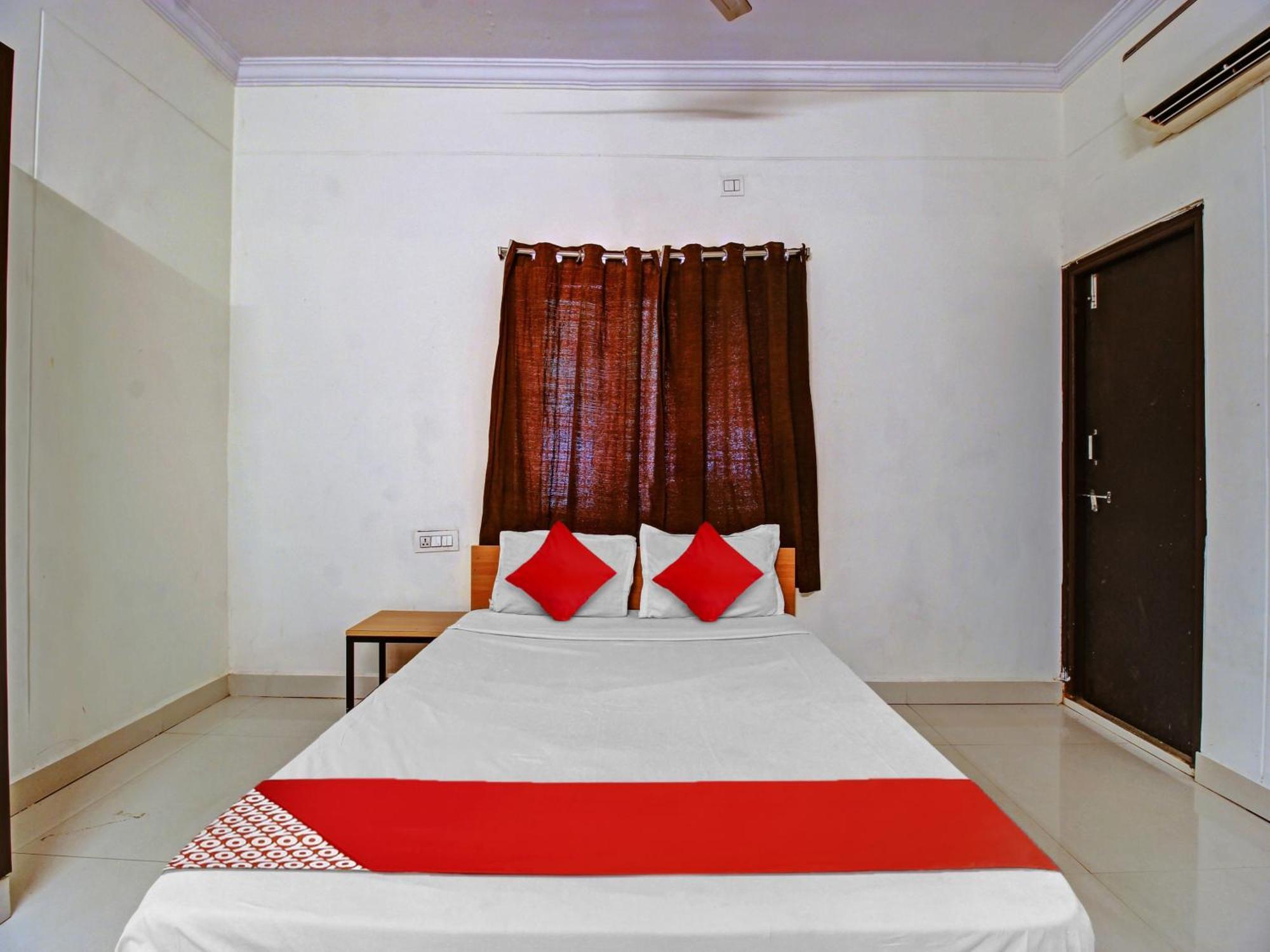 Hotel O Svr Silver Key Lingampalli Екстериор снимка