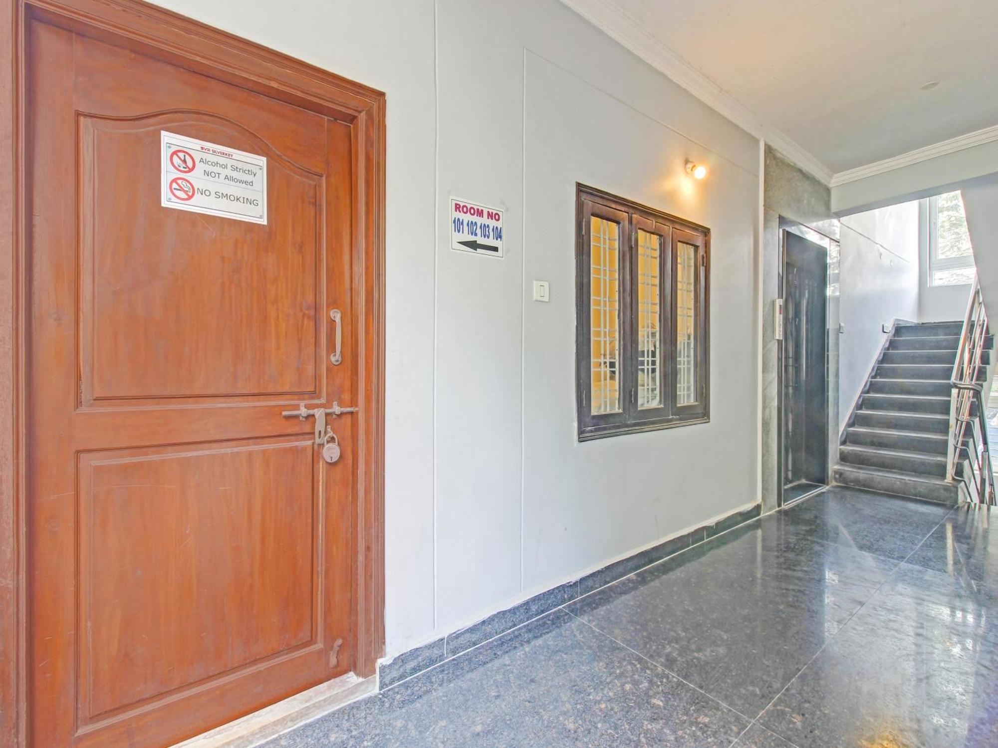 Hotel O Svr Silver Key Lingampalli Екстериор снимка