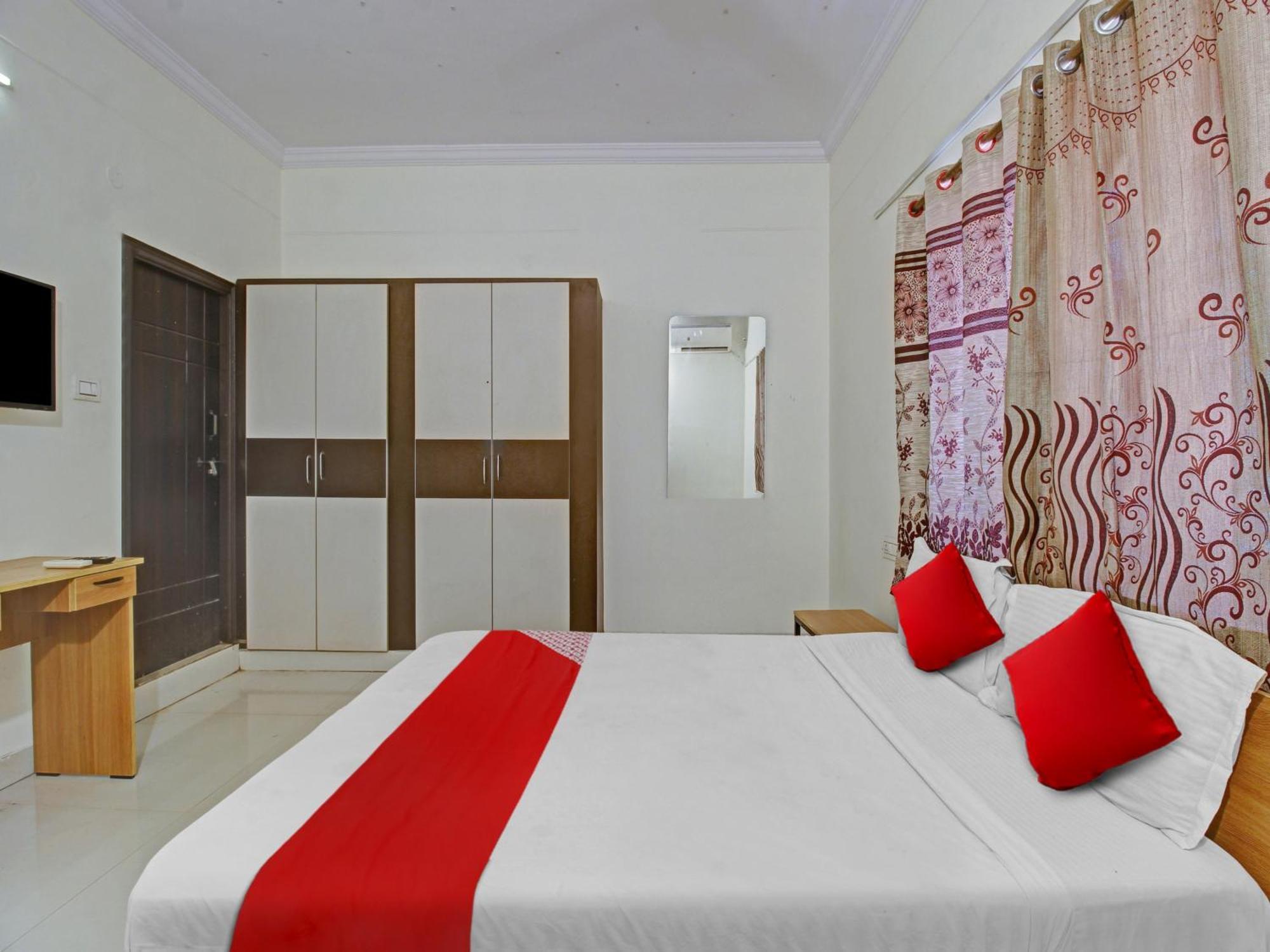 Hotel O Svr Silver Key Lingampalli Екстериор снимка