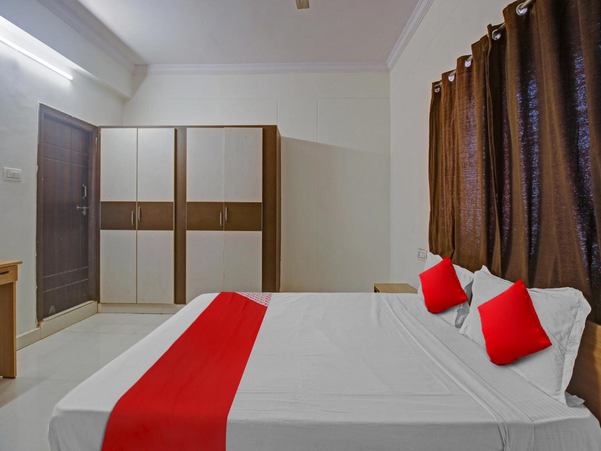 Hotel O Svr Silver Key Lingampalli Екстериор снимка