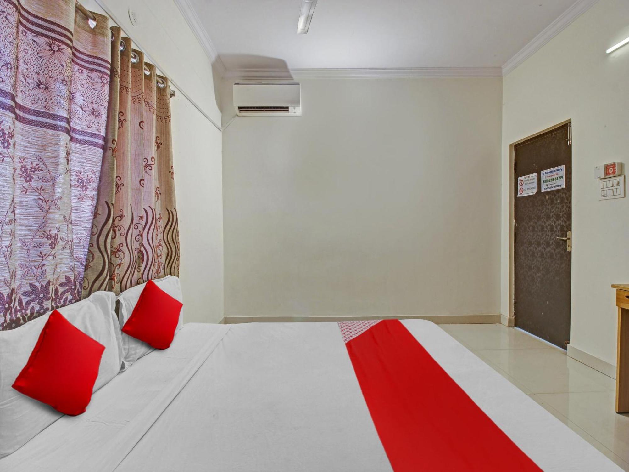 Hotel O Svr Silver Key Lingampalli Екстериор снимка