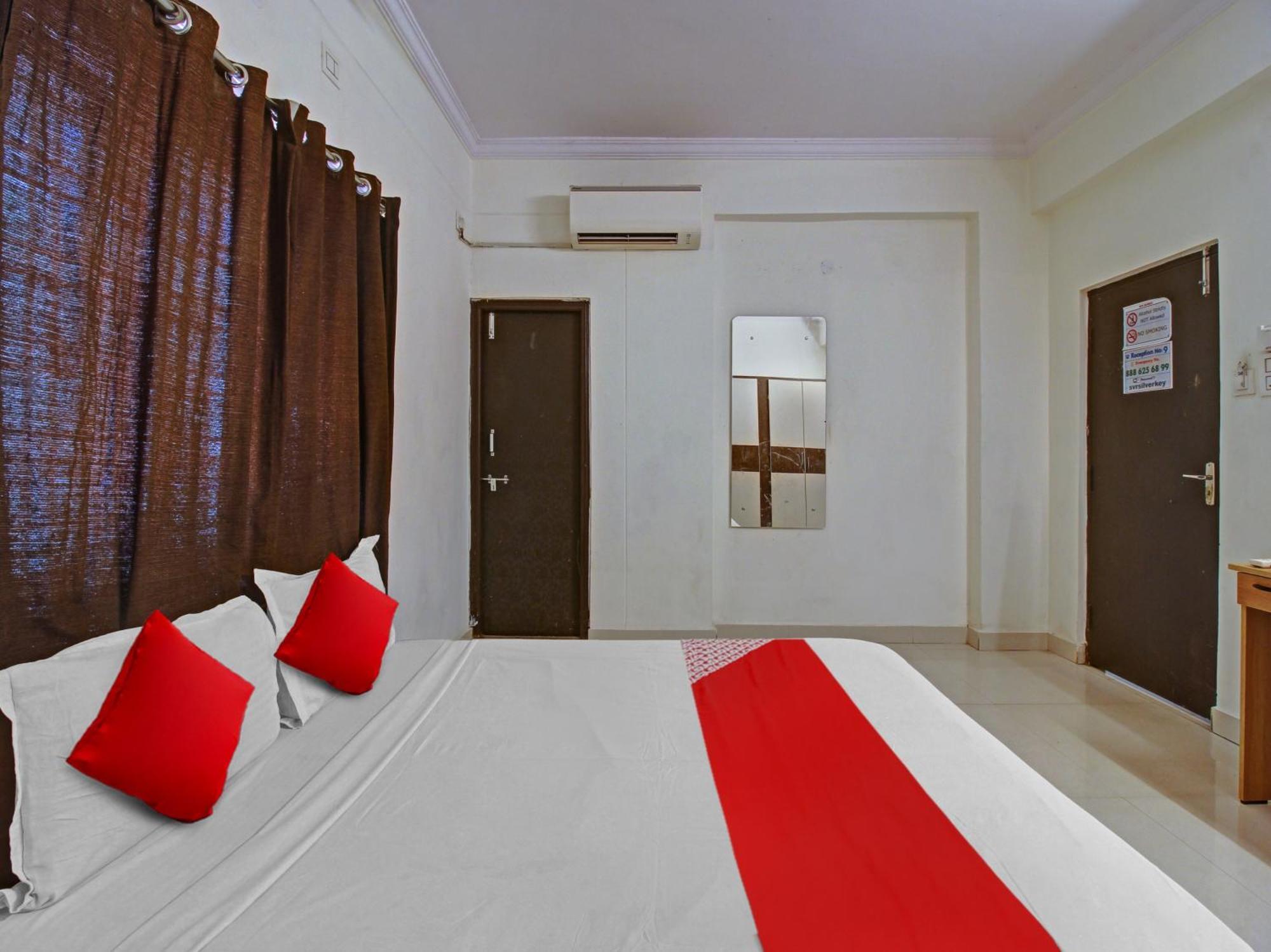 Hotel O Svr Silver Key Lingampalli Екстериор снимка
